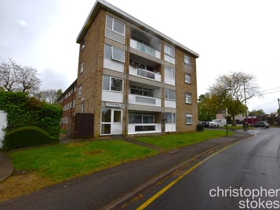 Flat to rent in Southgate House, Turners Hill, Cheshunt, Waltham Cross, Hertfordshire EN8