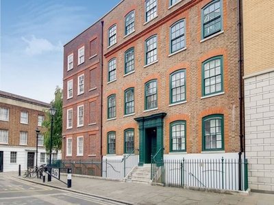 Flat to rent in Spital Square, Spitalfields, London E1