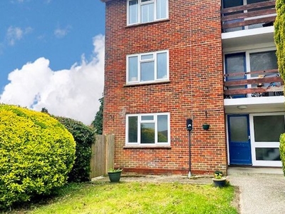 Flat to rent in St. Cuthmans Road, Steyning BN44