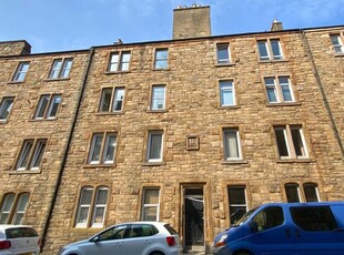 Flat to rent in Upper Grove Place, Tollcross, Edinburgh EH3