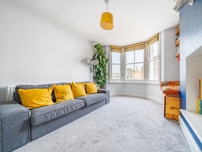 Ground Floor Flat for sale - Old Woolwich Road, London, SE10