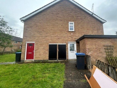 Maisonette to rent in Newlands Road, Leicester LE9