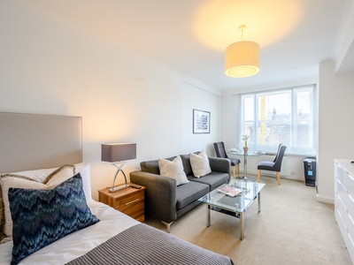 property to let in Hill Street Mayfair W1J