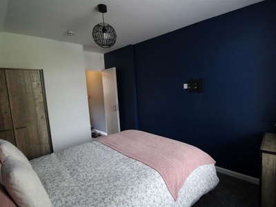 Room to rent in 34 Powderham Road, St Thomas, Exeter EX2