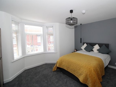 Room to rent in 34 Powderham Road, St Thomas, Exeter EX2