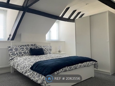 Room to rent in Bank Street, Melksham SN12