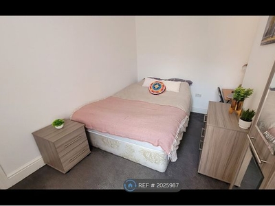 Room to rent in Kelso Road, Liverpool L6
