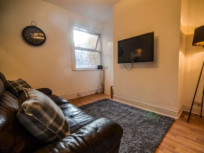 Room to rent in Langley Road, Fallowfield M14