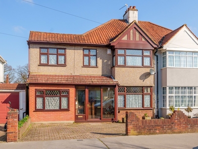 Semi-detached House for sale - Devonshire Way, Croydon, CR0
