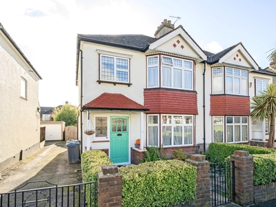 Semi-detached House for sale - Norbury Close, London, SW16