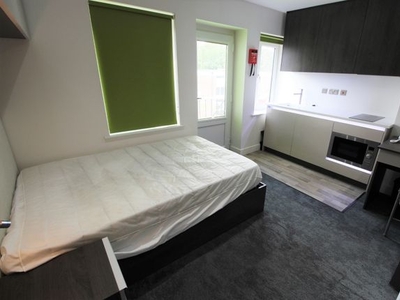 Studio to rent in Hertford Place, Coventry CV1