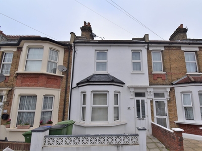 Terraced House for sale - Ceres Road, London, SE18