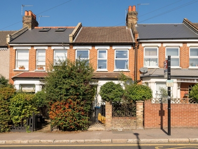 Terraced House for sale - Spa Hill, London, SE19