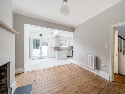 Terraced House for sale - Woodrow, Woolwich, SE18