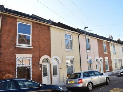 Terraced house to rent in Beatrice Road, Southsea PO4