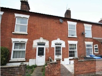 Terraced house to rent in Churchill Road, Norwich NR3