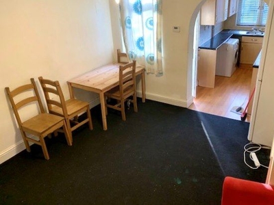 Terraced house to rent in Claude Street, Nottingham NG7