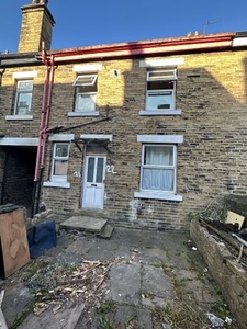 Terraced house to rent in Dartmouth Terrace, Bradford, West Yorkshire BD8