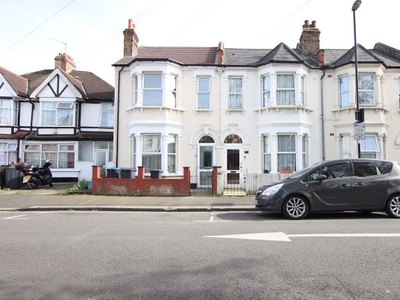 Terraced house to rent in Hathaway Road, Croydon CR0