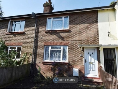 Terraced house to rent in Lovell Road, Richmond TW10