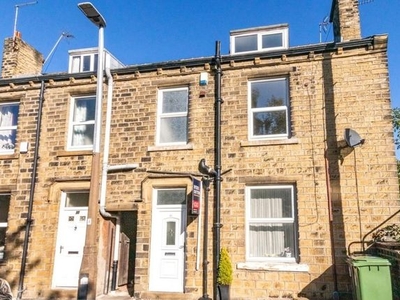 Terraced house to rent in Primrose Hill Road, Huddersfield HD4