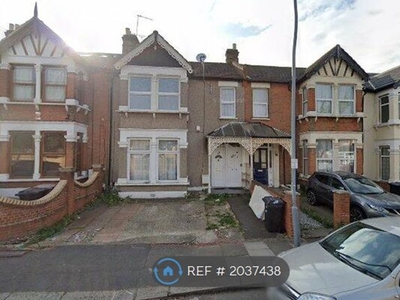 Terraced house to rent in Stanhope Gardens, Ilford IG1