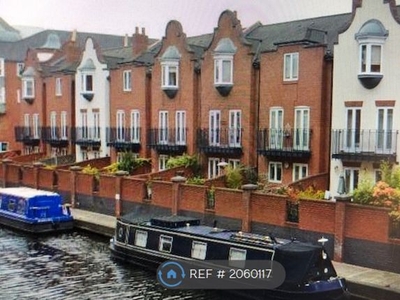 Terraced house to rent in Symphony Court, Birmingham B16