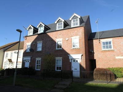 Town house to rent in Usher Drive, Banbury, Oxon OX16