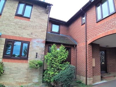 3 bedroom end of terrace house for sale in Brackenwood Crescent, Bury St. Edmunds, IP32