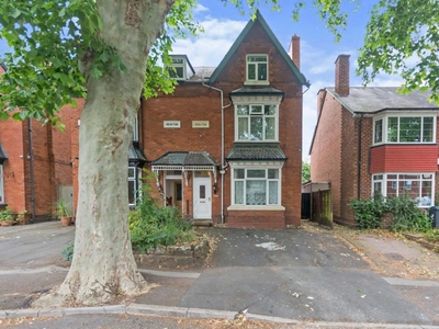 5 bedroom semi-detached house for sale in Arden Road, Birmingham, B27