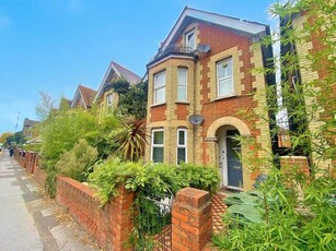 1 Bedroom Apartment For Rent In Guildford, Surrey