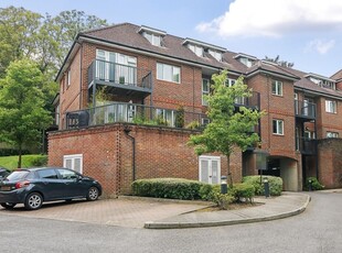 2 Bed Flat/Apartment For Sale in High Wycombe, Buckinghamshire, HP13 - 5428891