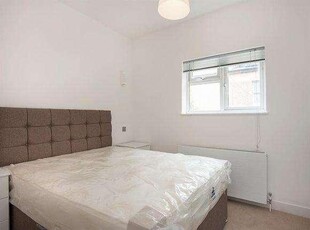 2 bed flat to rent in Kings Road,
NW10, London