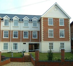2 Bedroom Apartment For Rent In Rayleigh, Essex