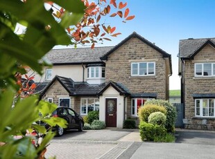 2 Bedroom End Of Terrace House For Sale In Skelmanthorpe