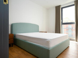 3 Bedroom Flat For Rent In 3 Watermead Way, Tottenham Hale