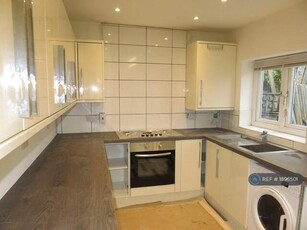 3 Bedroom Terraced House For Rent In Prestwich, Manchester