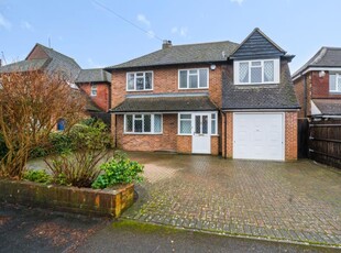 4 Bed House For Sale in Pyrford, Woking, GU22 - 5327262