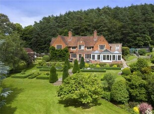 5 Bedroom Detached House For Sale In Oxted, Surrey