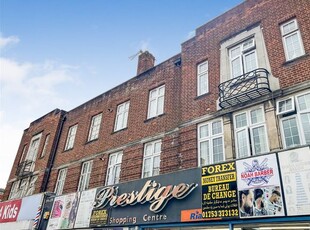 Block of flats for sale in High Street, Slough SL1