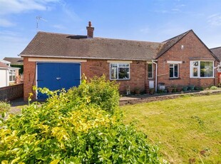 Bungalow for sale in Greenfields Road, Malvern WR14