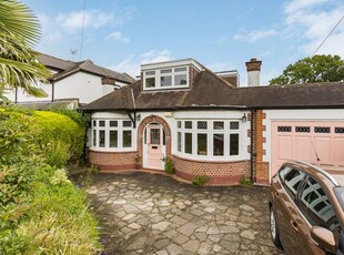 Bungalow for sale in The Meadway, Cuffley, Potters Bar EN6