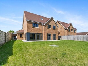 Detached house for sale in Oakview Place, Little Horsted TN22