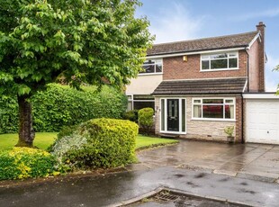 Detached house for sale in Spacious 3-Bedroom House - Broadway, Atherton M46