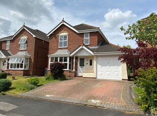 Detached house to rent in Ellerbeck Crescent, Worsley M28