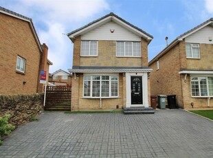 Detached house to rent in Lawns Square, New Farnley, Leeds LS12