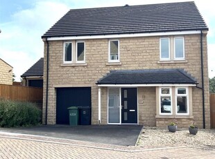 Detached house to rent in Moor Croft Close, Mirfield WF14