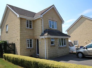 Detached house to rent in Robins Close, Chippenham SN14