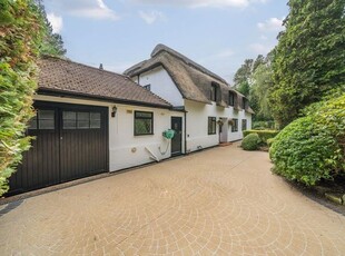 Detached house to rent in Sunningdale, Berkshire SL5