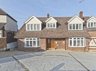 Detached house to rent in Warwick Avenue, Cuffley, Potters Bar EN6